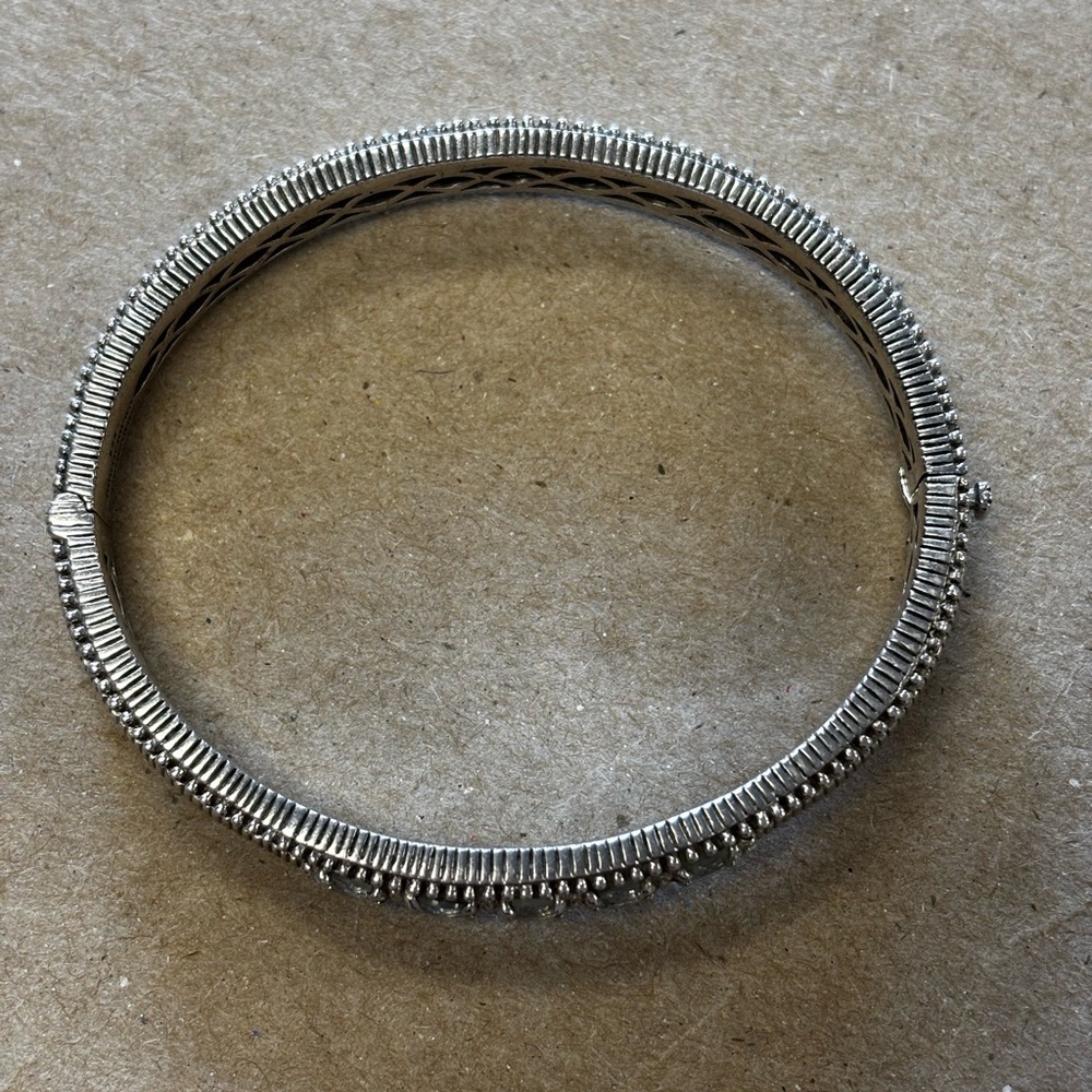 Authentic Judith Ripka Silver Hinged Bracelet W/Cz - image 5